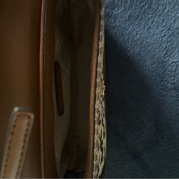 Michael Kors mini cross over bag - Picture 8 of 15